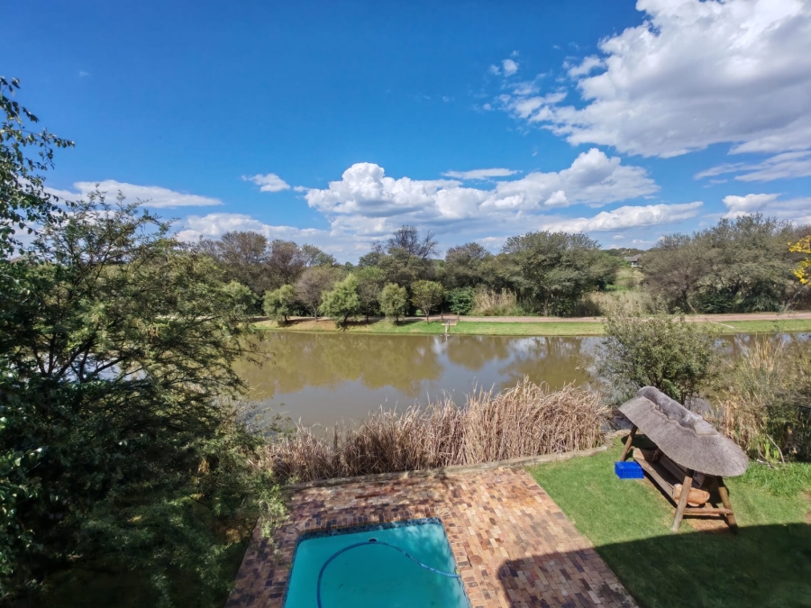 4 Bedroom Property for Sale in Boschenvaal River Front Lodges Free State